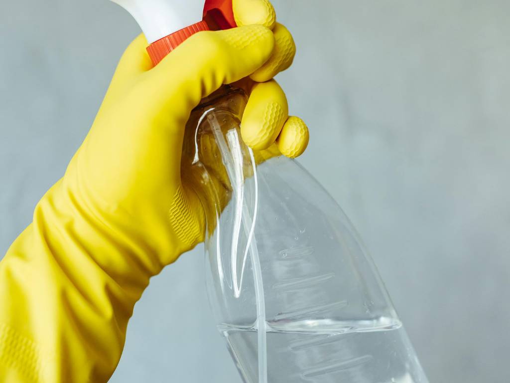 All Purpose Cleaner Concentrate in Commercial Cleaning Programs