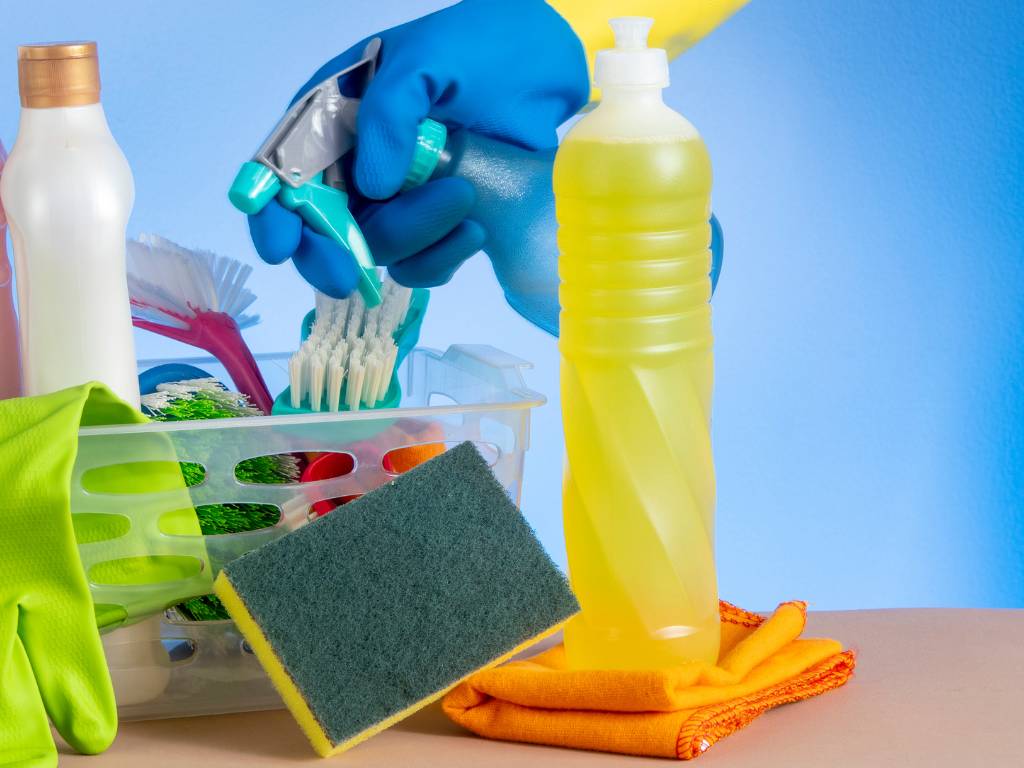 Cleaning Chemical Manufacturer for Commercial Cleaning
