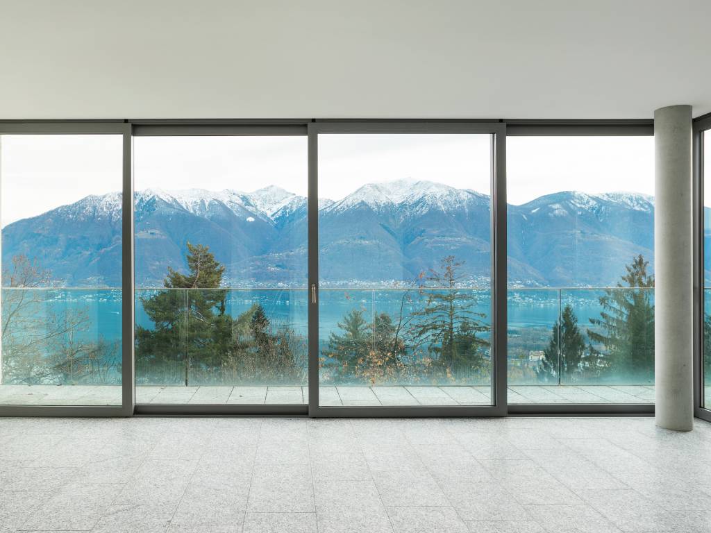 Eco Friendly Window Cleaner Options for Commercial Facilities